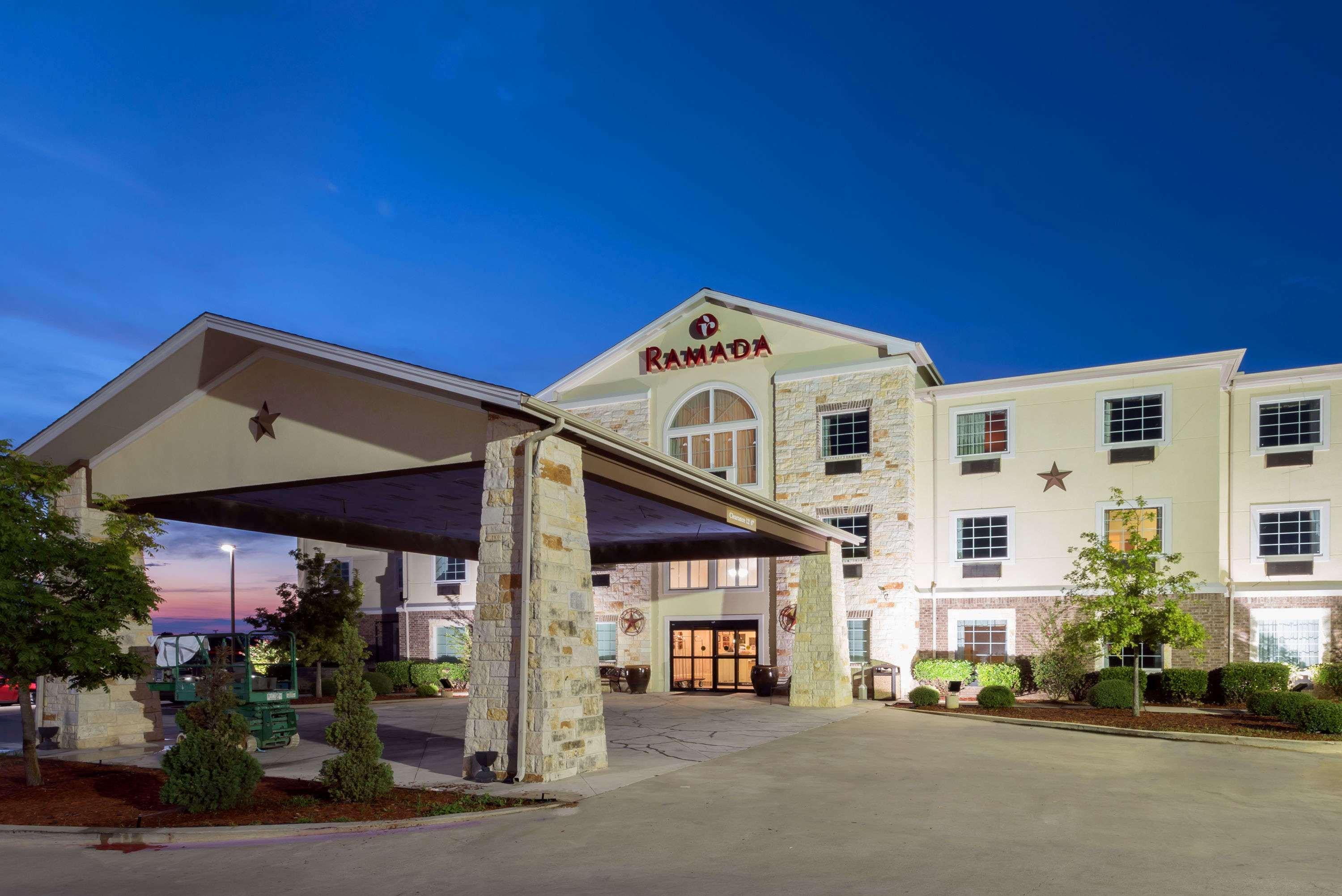 Comfort Inn & Suites Gatesville Near Fort Cavazos Esterno foto